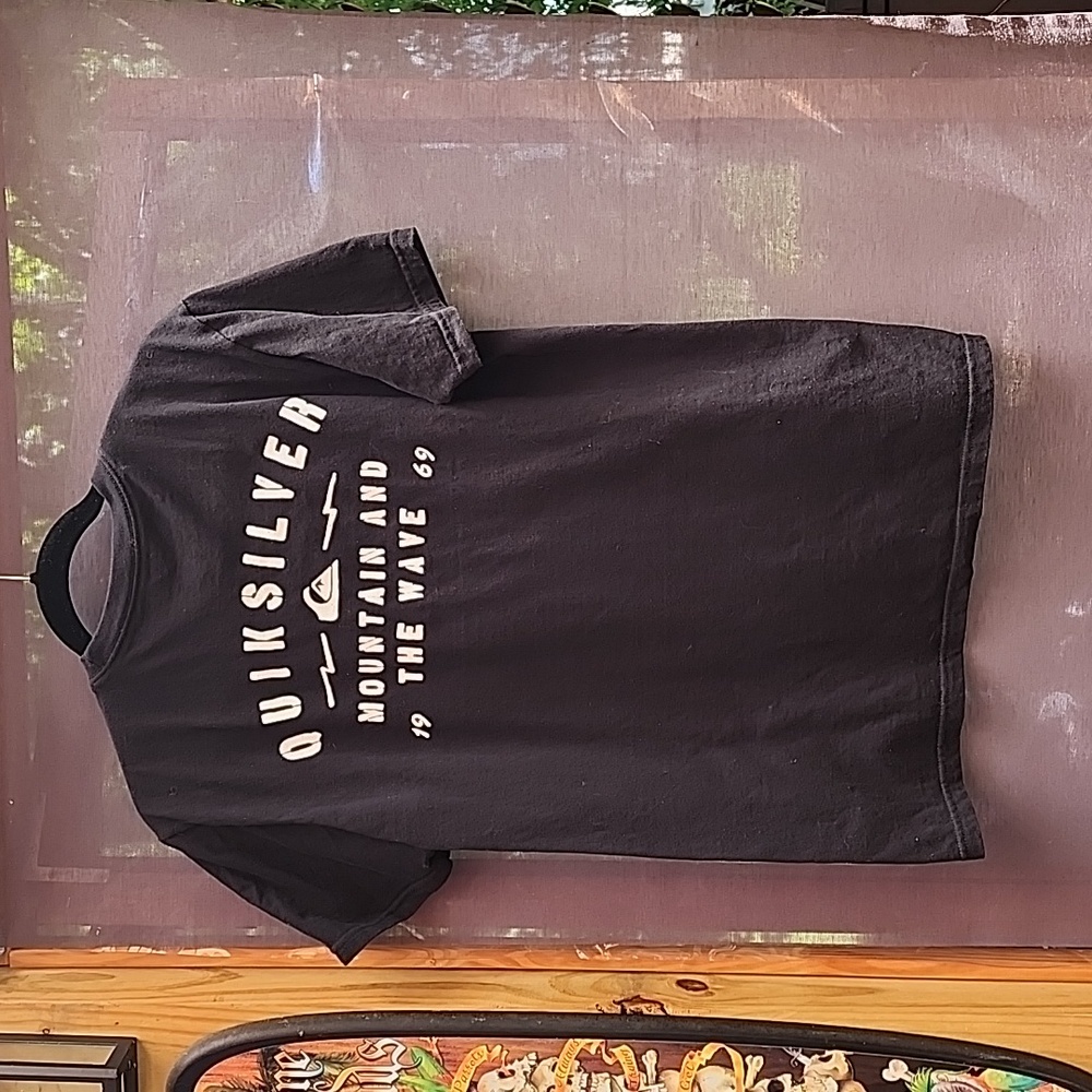Quicksilver Tshirt only worn a few times
